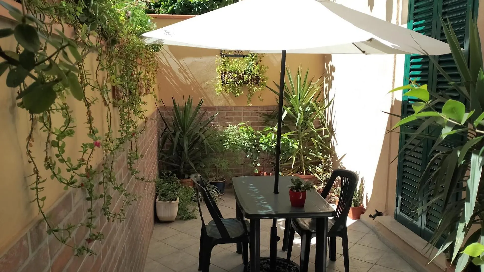 Appartamento Il Piccolo Eden - Private Garden Livorno 0*,  Italia