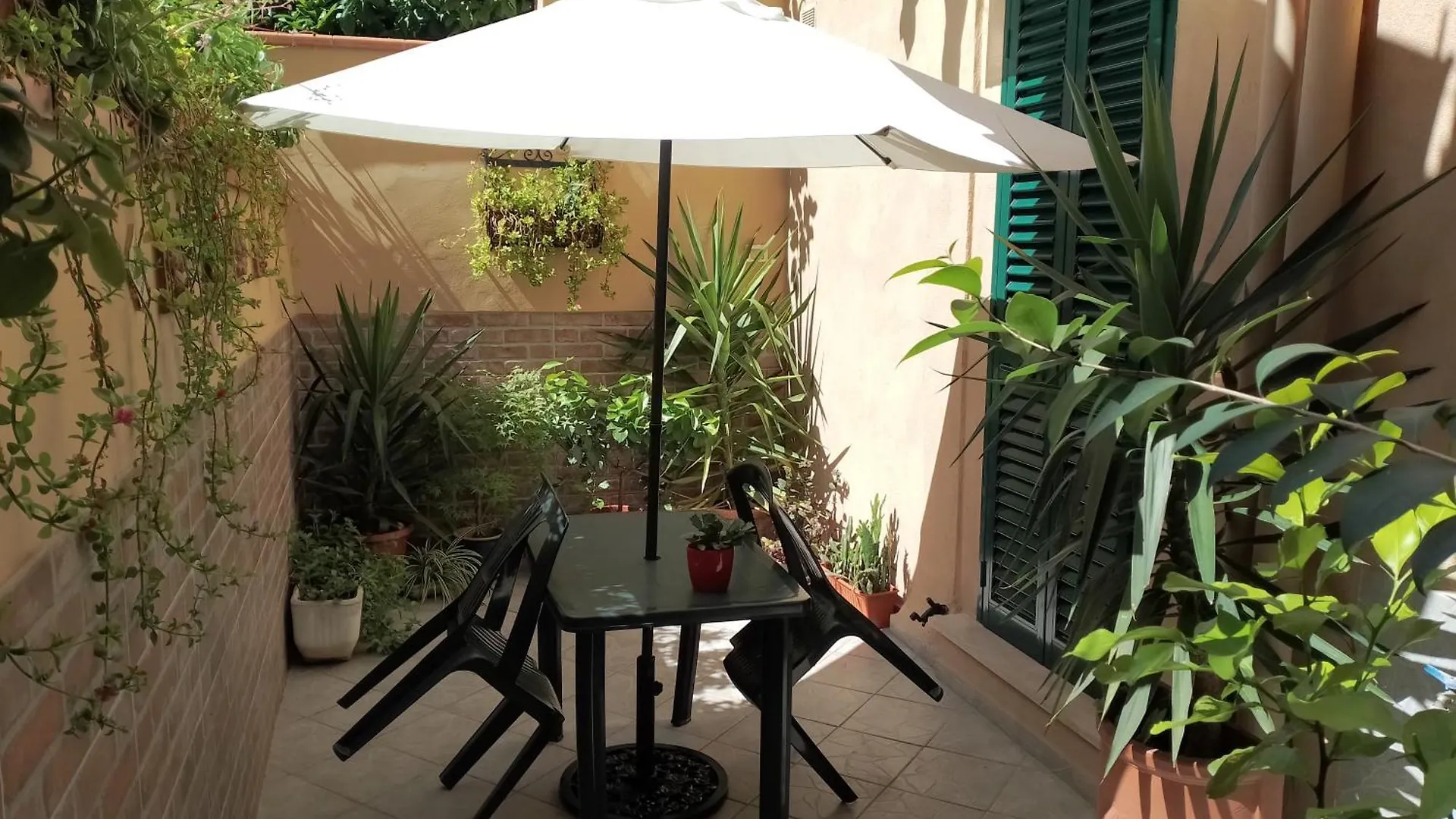 Appartamento Il Piccolo Eden - Private Garden Livorno
