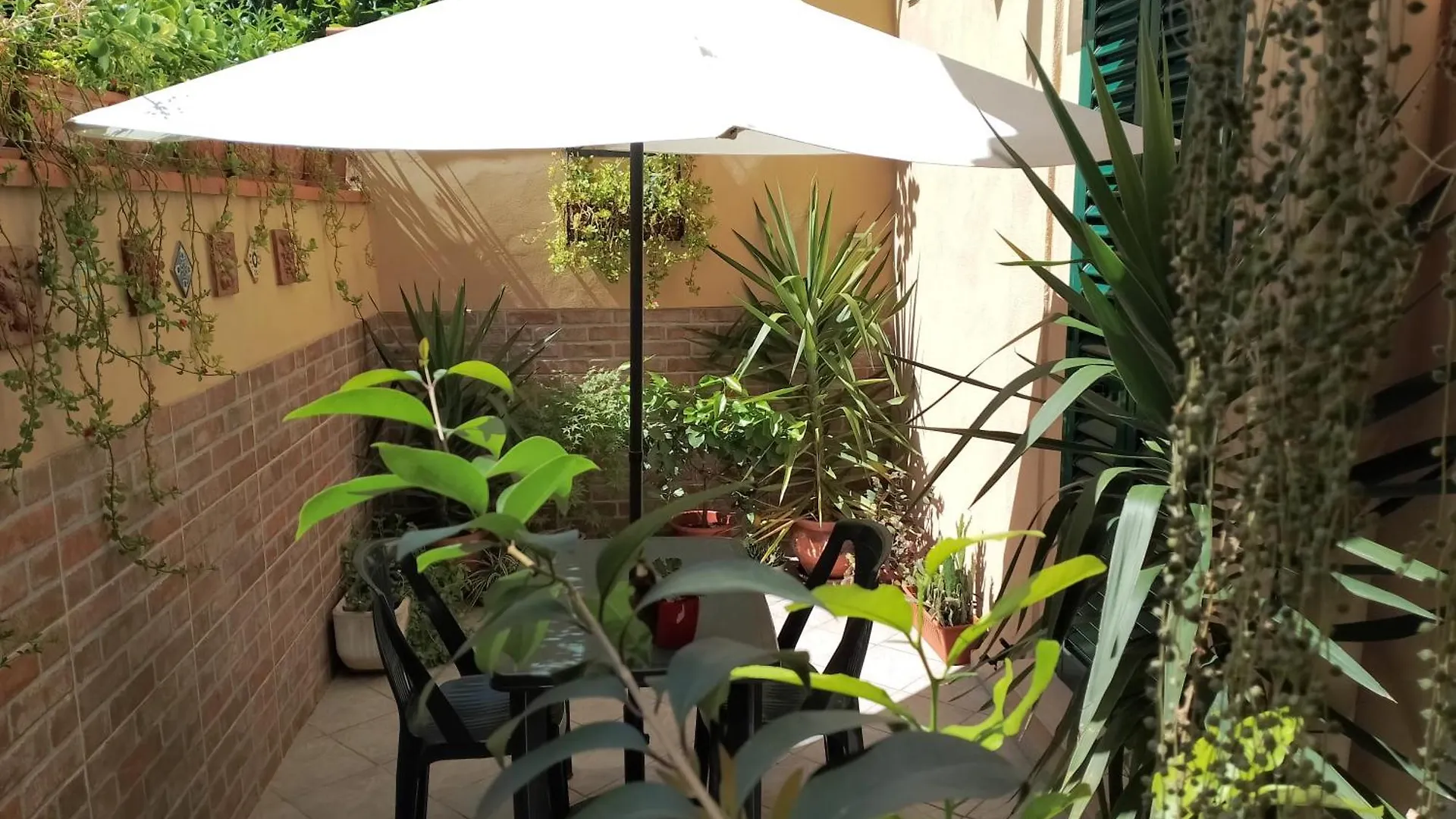 Appartamento Il Piccolo Eden - Private Garden Livorno Italia