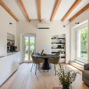 https://maison-du-lac-limone-sul-garda.it-lombardy.com