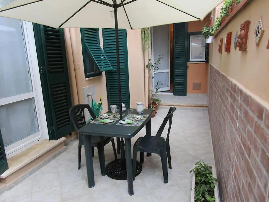 Apartment Ferienwohnung Il Piccolo Eden - Private Garden Livorno Italien